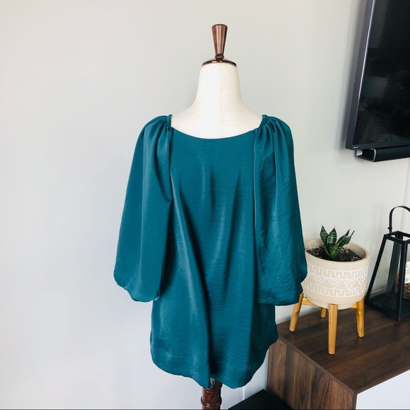 Bobeau Emerald Bubble Sleeve Dressy Top - Picture 3 of 4